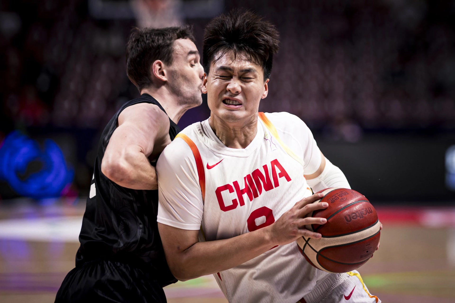 不让他轻松 不让他轻松